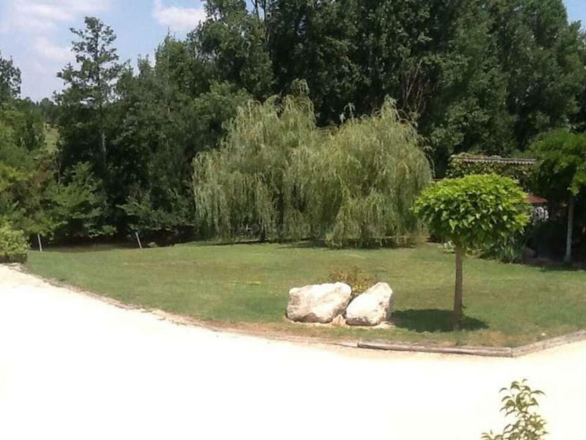 En Bord De Riviere Bed & Breakfast Casseneuil Exterior photo