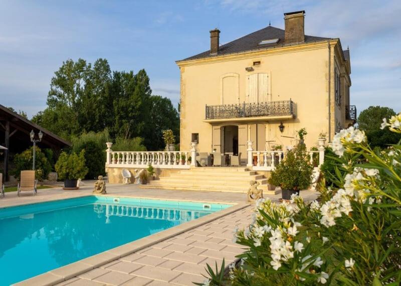 En Bord De Riviere Bed & Breakfast Casseneuil Exterior photo